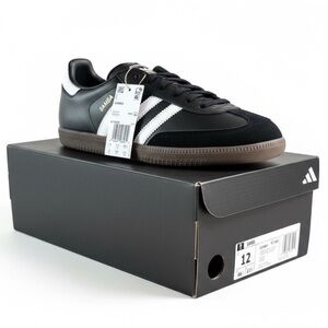 Adidas SAMBA Sz 12 men’s black & white sneakers. NWT & box Retail:$110 NEW